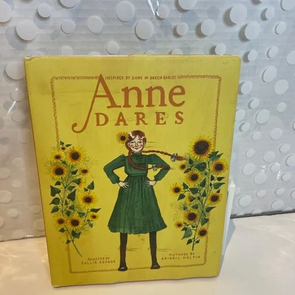 Anne of Green Gables 🇨🇦modern short story books - Picture 2 of 5